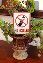 Verbotsschild für Mobiltelefone